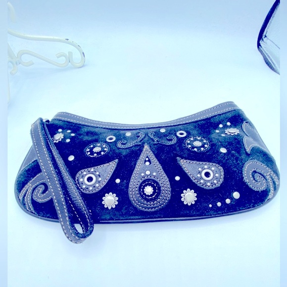 Black Leather /Suede Crescent Shaped Wristlet Bag Paisley Designs Silver Studs - Picture 12 of 15